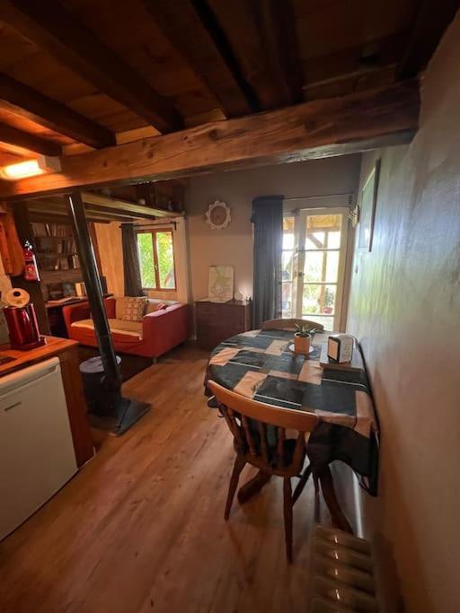Cabane dans les bois avec vue sur les Pyrénées Saint-Laurent-de-Neste Esterno foto